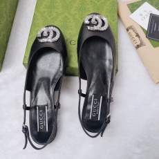 Gucci Flat Shoes